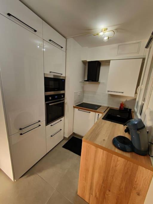 Joli Appartement Au Pied Du Tramway Безон Экстерьер фото